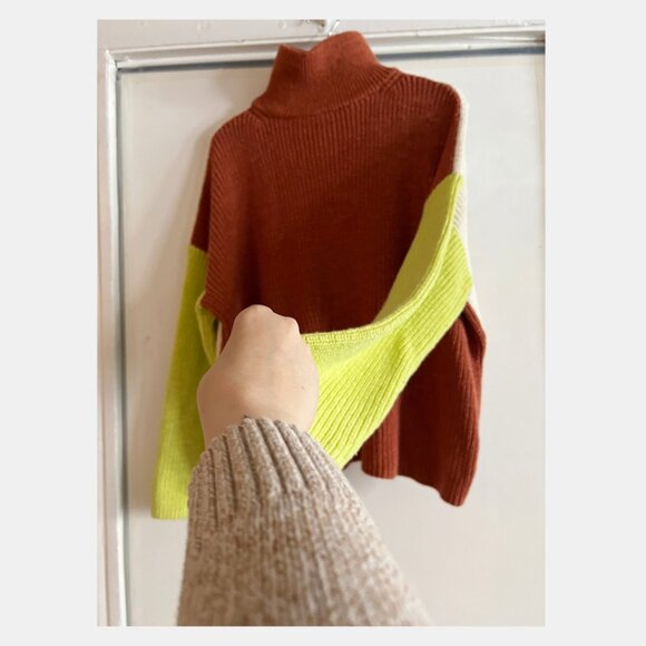 COLORBLOCK Sweater from Lou & Gray - Picture 2 of 10